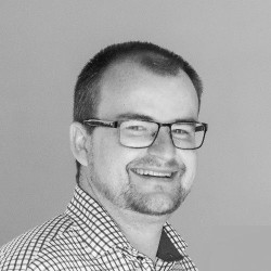 Zaměstnanec Martin Izera